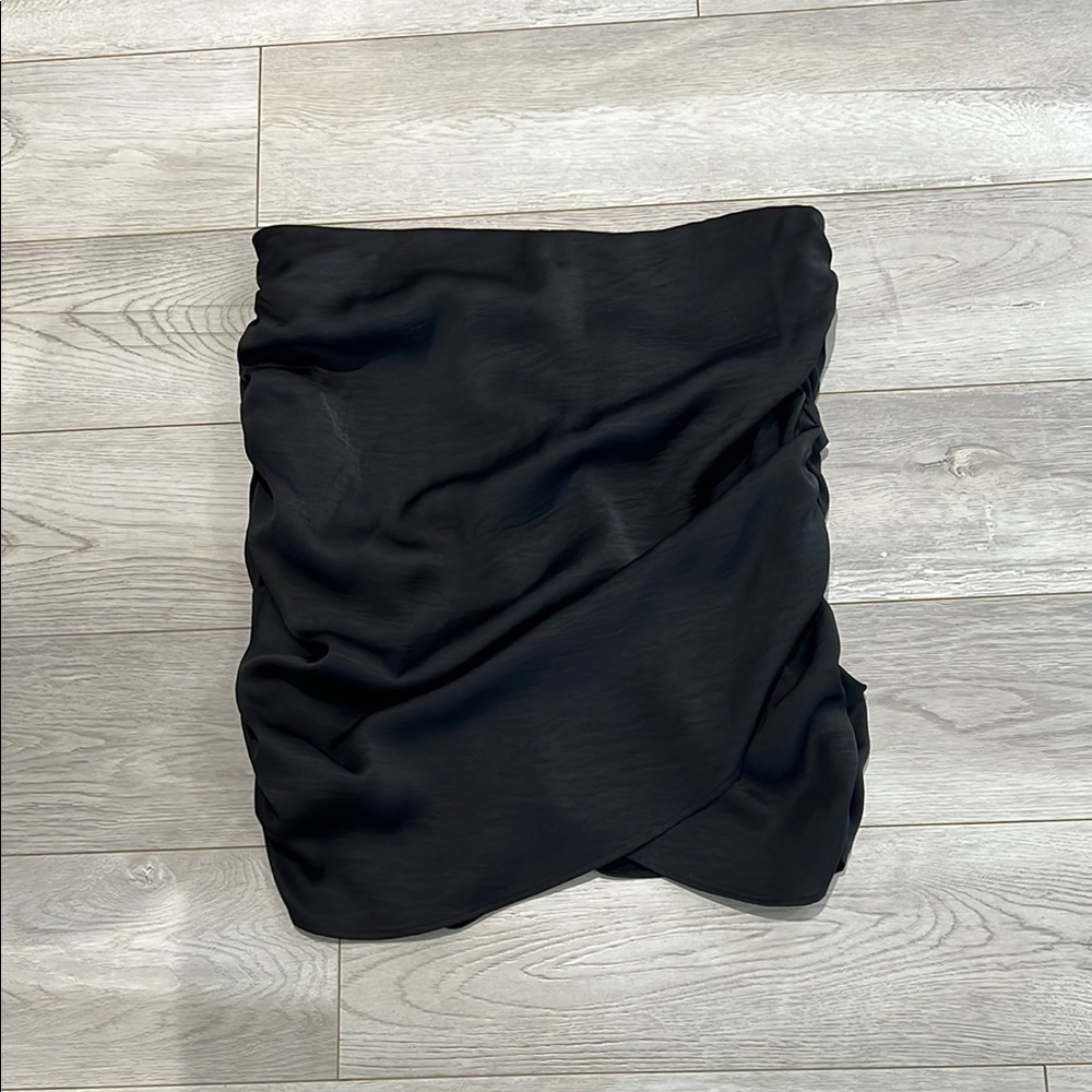 Zara Black Ruched Bubble Mini Skirt! Worn once only! Super cute and flattering